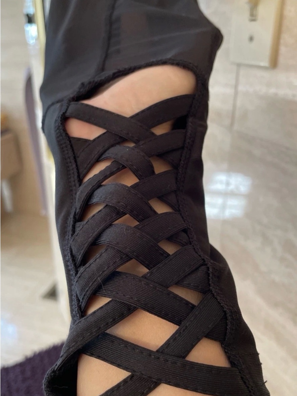 Danskin Now Active Black Capri Leggings Size S W/lattice cut-out And Mesh detail